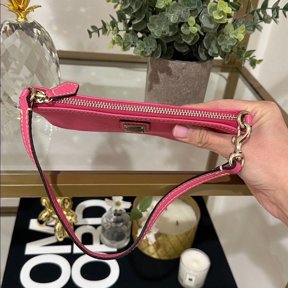 Dooney & Bourke Pebble Grain Tech Top Zip Wristlet - Picture 4 of 12